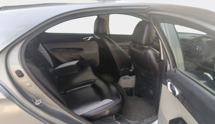 2018 Tata Tiago XZ PETROL, Petrol, Manual, 1,12,568 km, interior