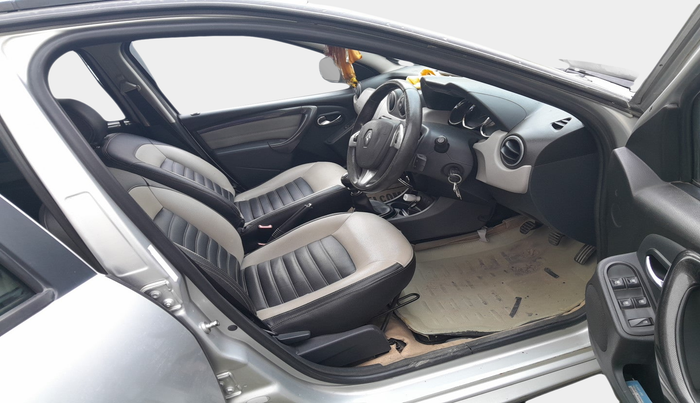 2015 Renault Duster 110 PS RXZ DIESEL, Diesel, Manual, 2,12,535 km, interior