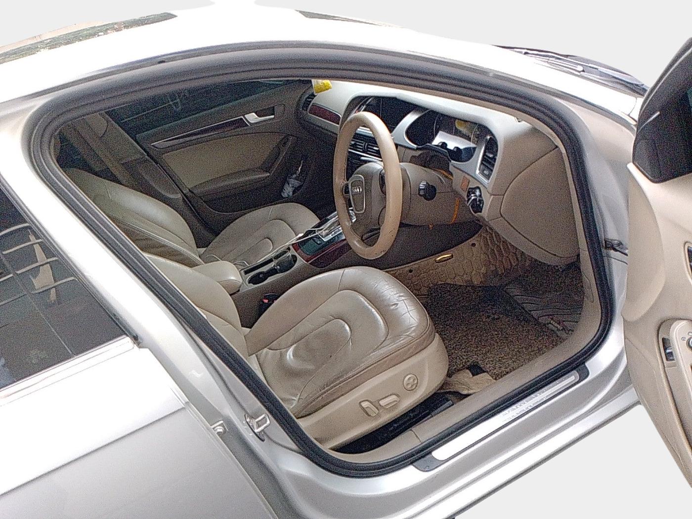 2011 Audi A4 2.0 TDI, Diesel, Automatic, 89,129 km, interior