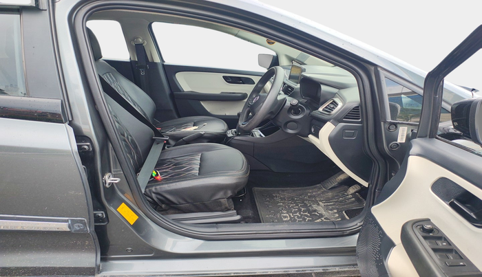 2022 Tata ALTROZ XT PETROL, Petrol, Manual, 50,300 km, interior