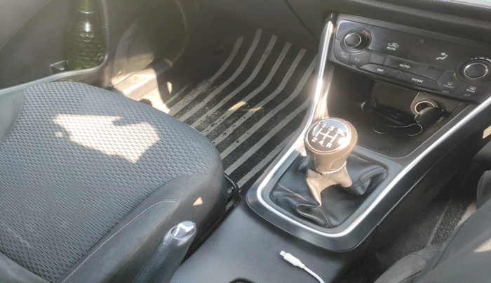 2018 Maruti S Cross ZETA 1.3, Diesel, Manual, 90,486 km, interior