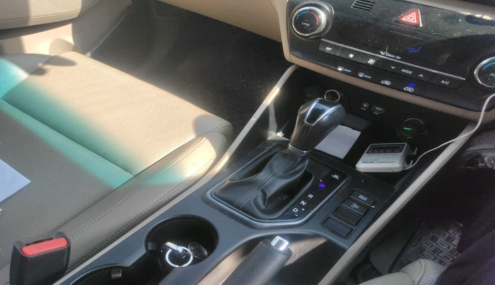 2018 Hyundai Tucson 2WD AT GL DIESEL
, Diesel, Automatic, 71,855 km, interior