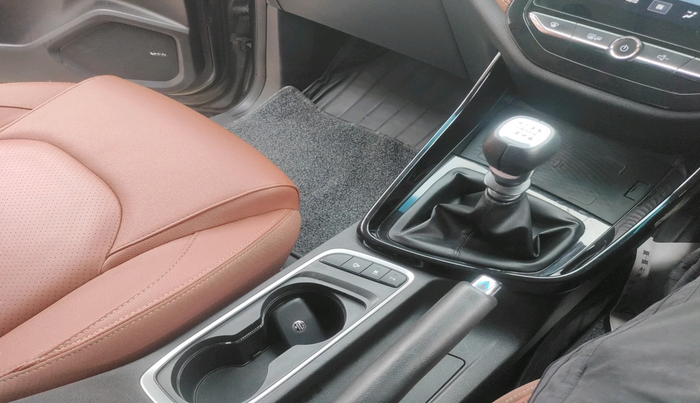 2022 MG HECTOR PLUS SHARP 2.0 DIESEL TURBO MT 6-STR, Diesel, Manual, 28,534 km, interior