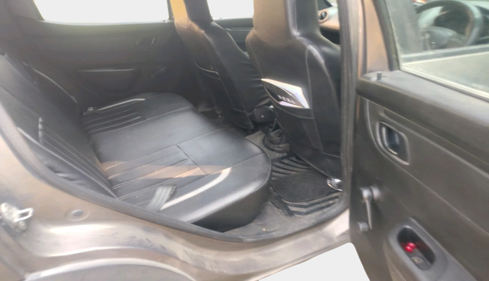 2017 Renault Kwid RXT 1.0 (O), Petrol, Manual, 98,932 km, interior