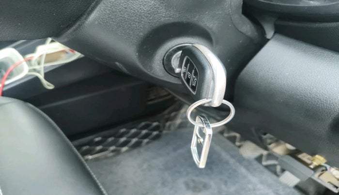 2019 Hyundai VENUE S 1.0 TURBO MT, Petrol, Manual, 1,50,353 km, interior