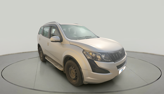2016 Mahindra XUV500 W6, Diesel, Manual, 74,583 km, exterior