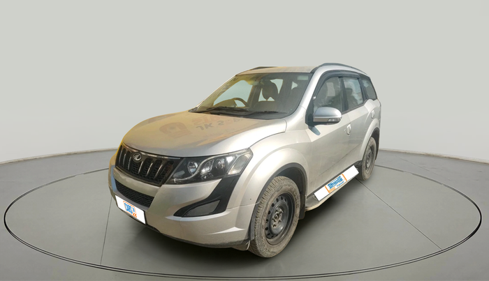 2016 Mahindra XUV500 W6, Diesel, Manual, 74,583 km, exterior