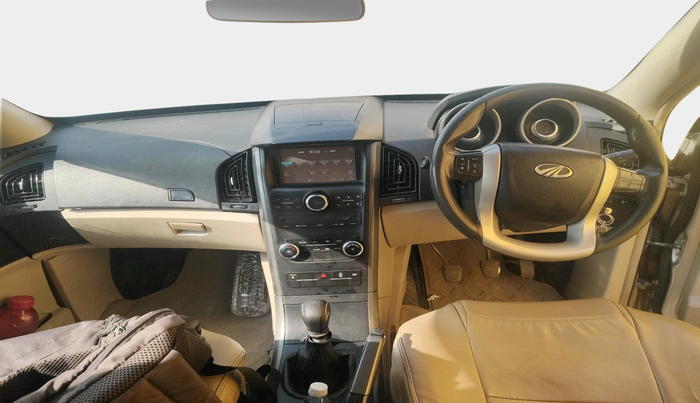 2016 Mahindra XUV500 W6, Diesel, Manual, 74,583 km, interior