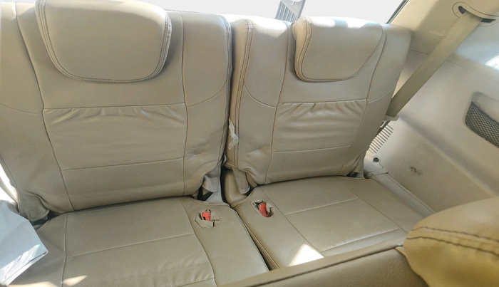 2016 Mahindra XUV500 W6, Diesel, Manual, 74,583 km, interior