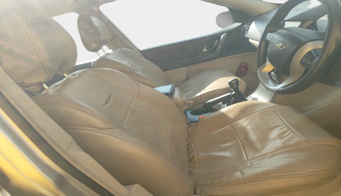 2016 Mahindra XUV500 W6, Diesel, Manual, 74,583 km, interior