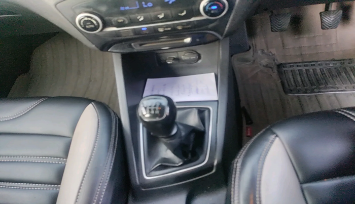 2015 Hyundai Elite i20 SPORTZ 1.2, Petrol, Manual, 2,31,957 km, interior