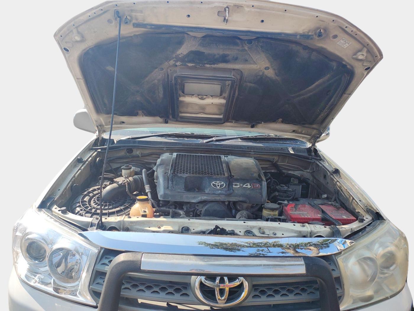 2010 Toyota Fortuner 3.0 4X4 MT, Diesel, Manual, 1,54,173 km, exterior