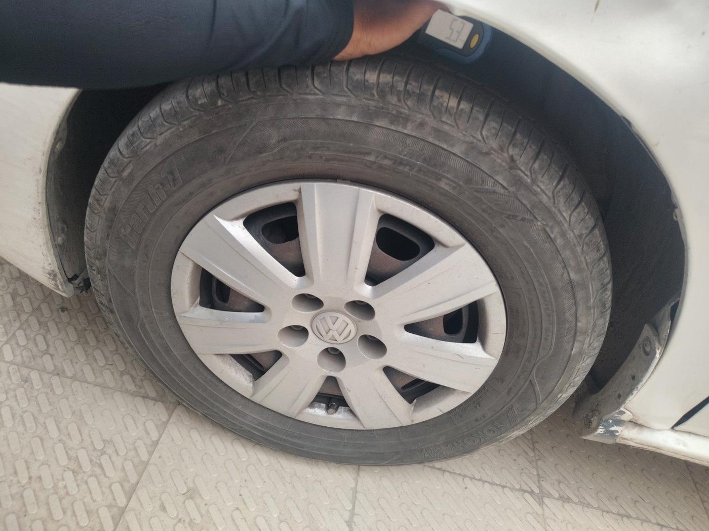 2015 Volkswagen Polo TRENDLINE 1.2L PETROL, Petrol, Manual, 89,234 km, tyre