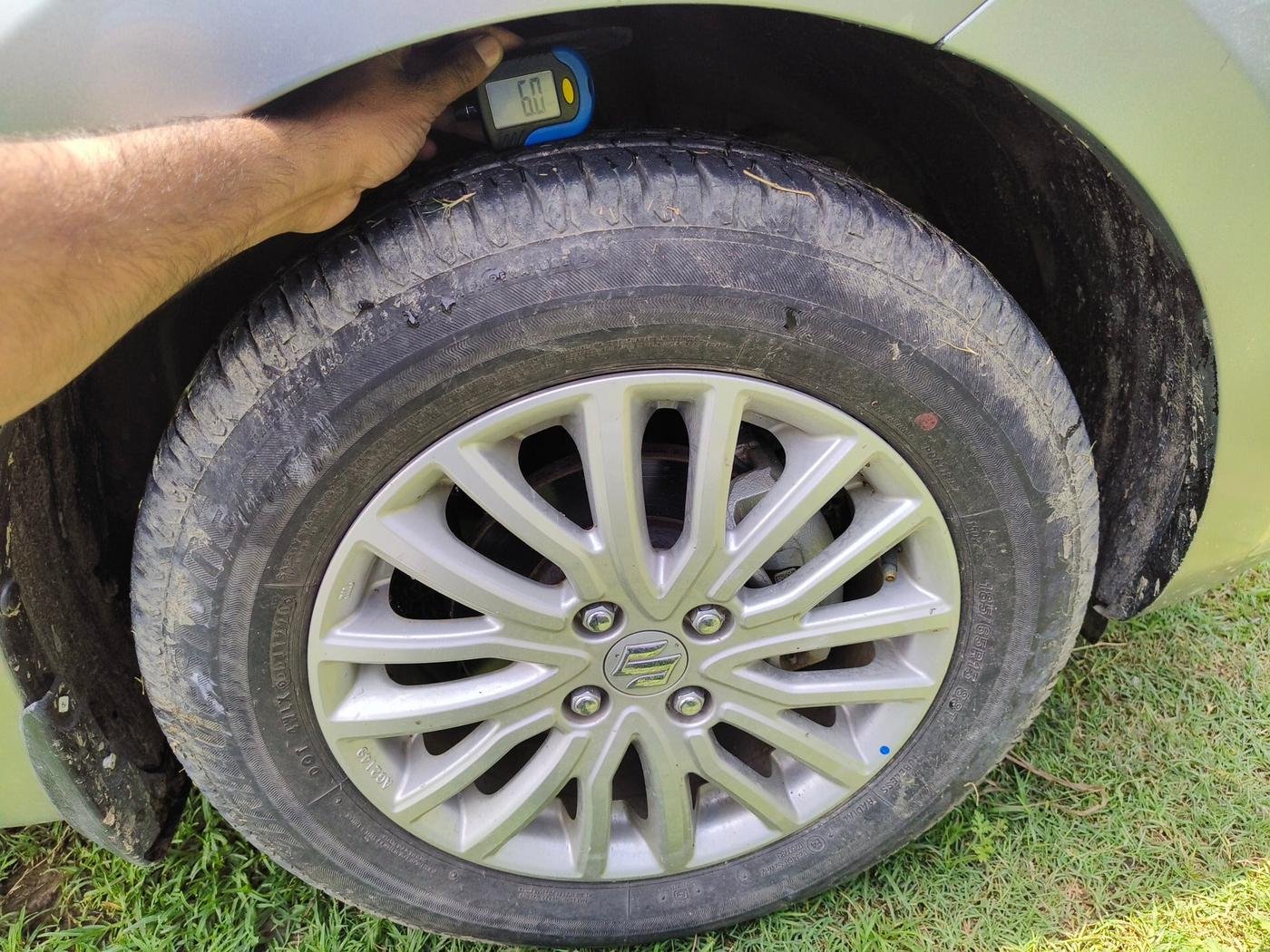 2020 Maruti Dzire ZXI, Petrol, Manual, 8,798 km, tyre