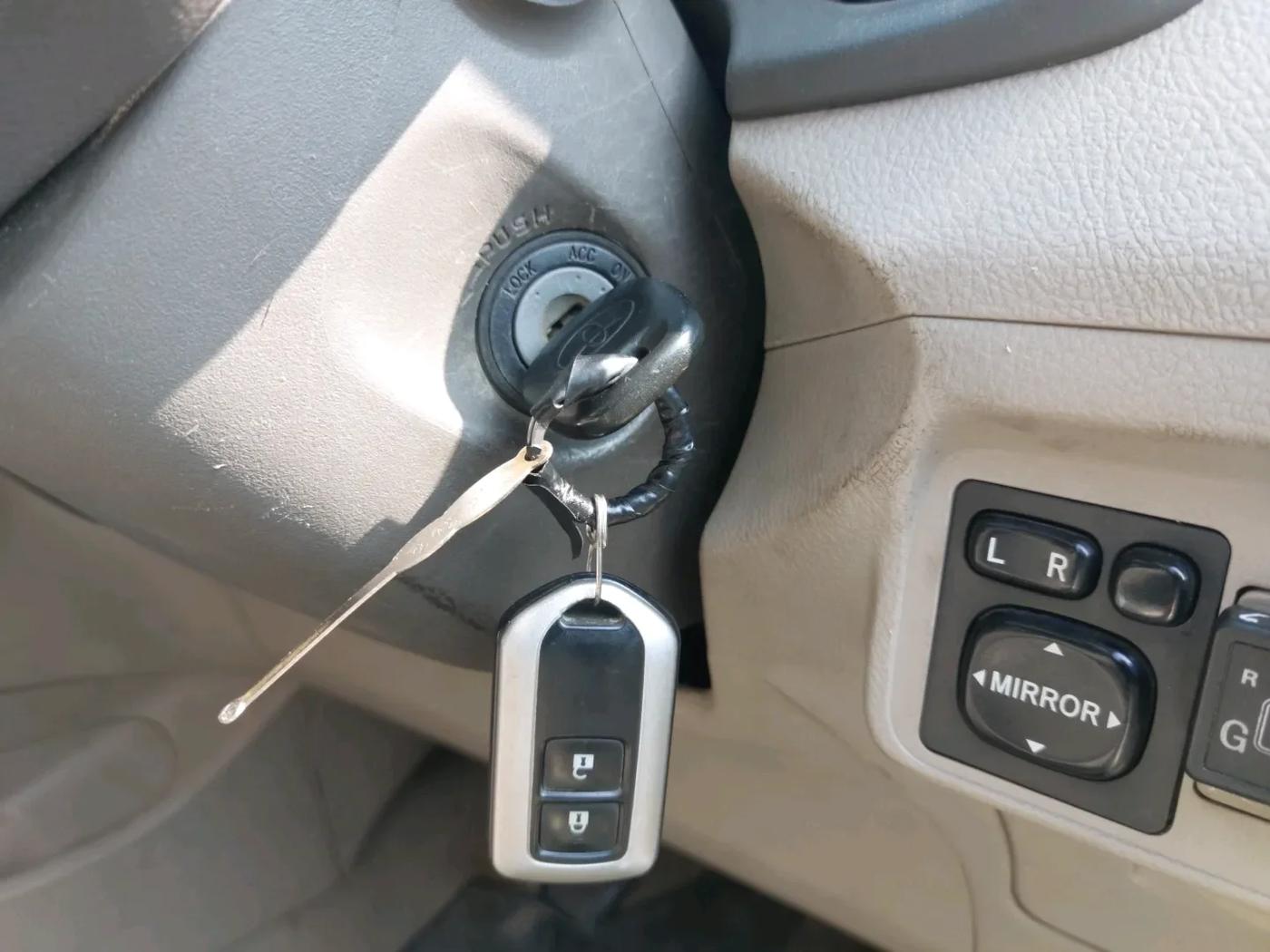 2010 Toyota Corolla Altis G PETROL, CNG, Manual, 79,170 km, interior