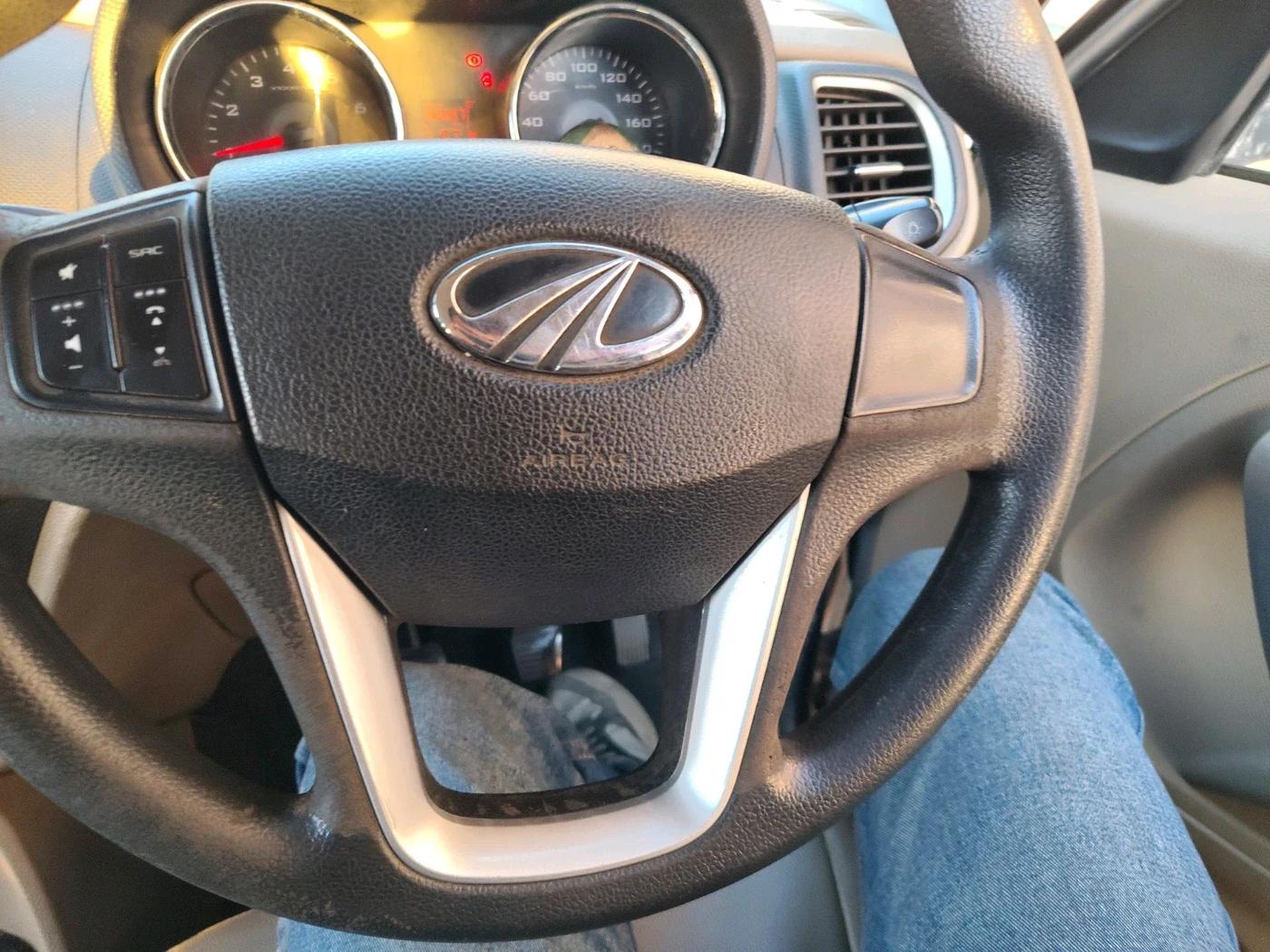 2016 Mahindra TUV300 T8, Diesel, Manual, 1,19,088 km, interior