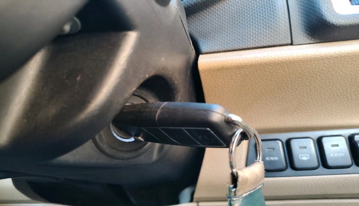 2016 Mahindra TUV300 T8, Diesel, Manual, 1,19,088 km, interior