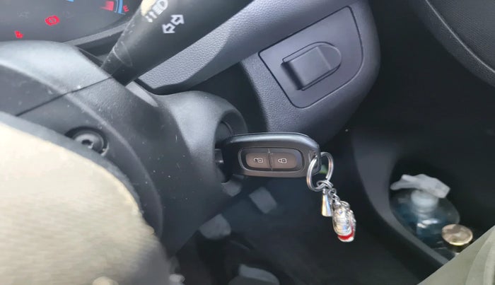 2021 Renault Kwid RXT 1.0 (O), Petrol, Manual, 23,355 km, interior