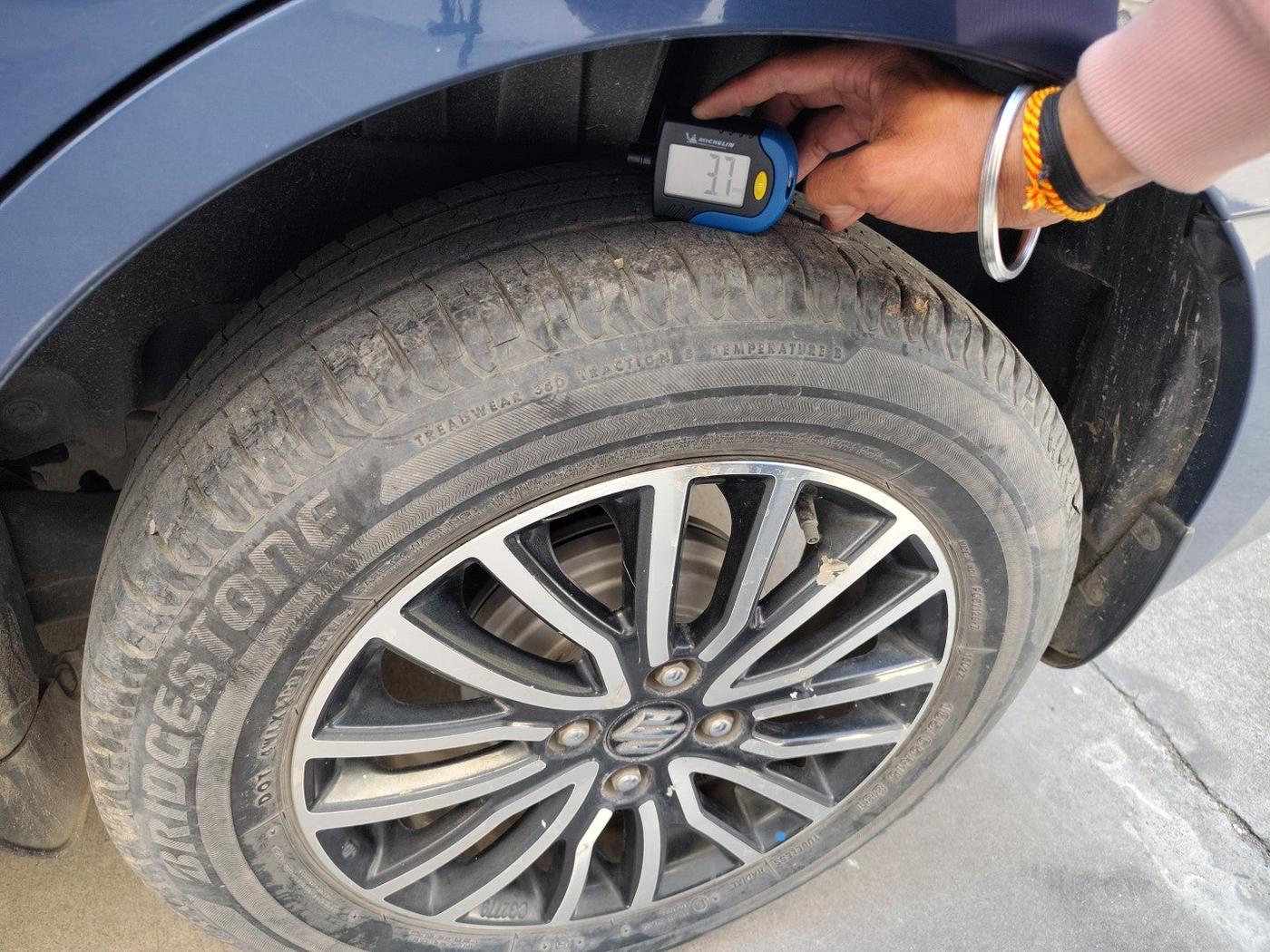 2017 Maruti Dzire ZXI PLUS, Petrol, Manual, 18,614 km, tyre