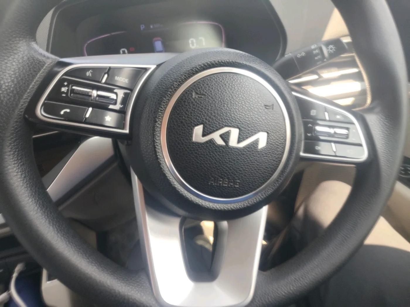 2022 KIA CARENS PRESTIGE PLUS 1.4 PETROL DCT 7 STR, Petrol, Automatic, 1,09,809 km, interior