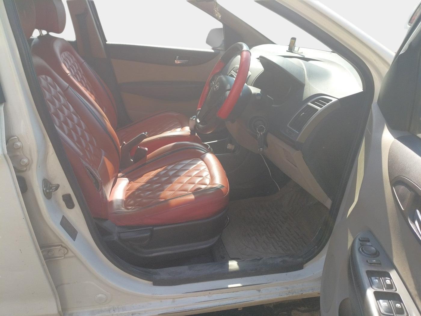 2014 Hyundai i20 SPORTZ 1.4 CRDI, Diesel, Manual, 92,322 km, interior
