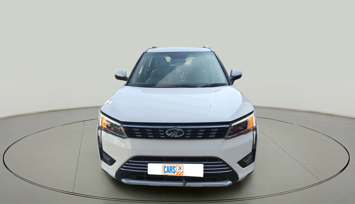 2020 Mahindra XUV300 W8 (O) 1.5 DIESEL AMT, Diesel, Automatic, 34,684 km, exterior