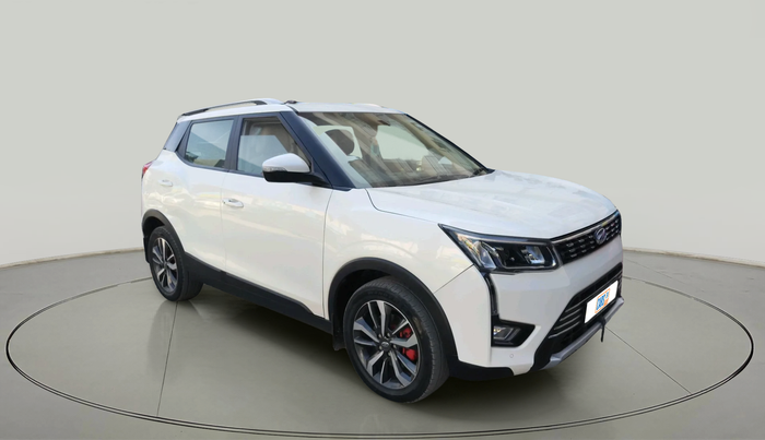2020 Mahindra XUV300 W8 (O) 1.5 DIESEL AMT, Diesel, Automatic, 34,684 km, exterior