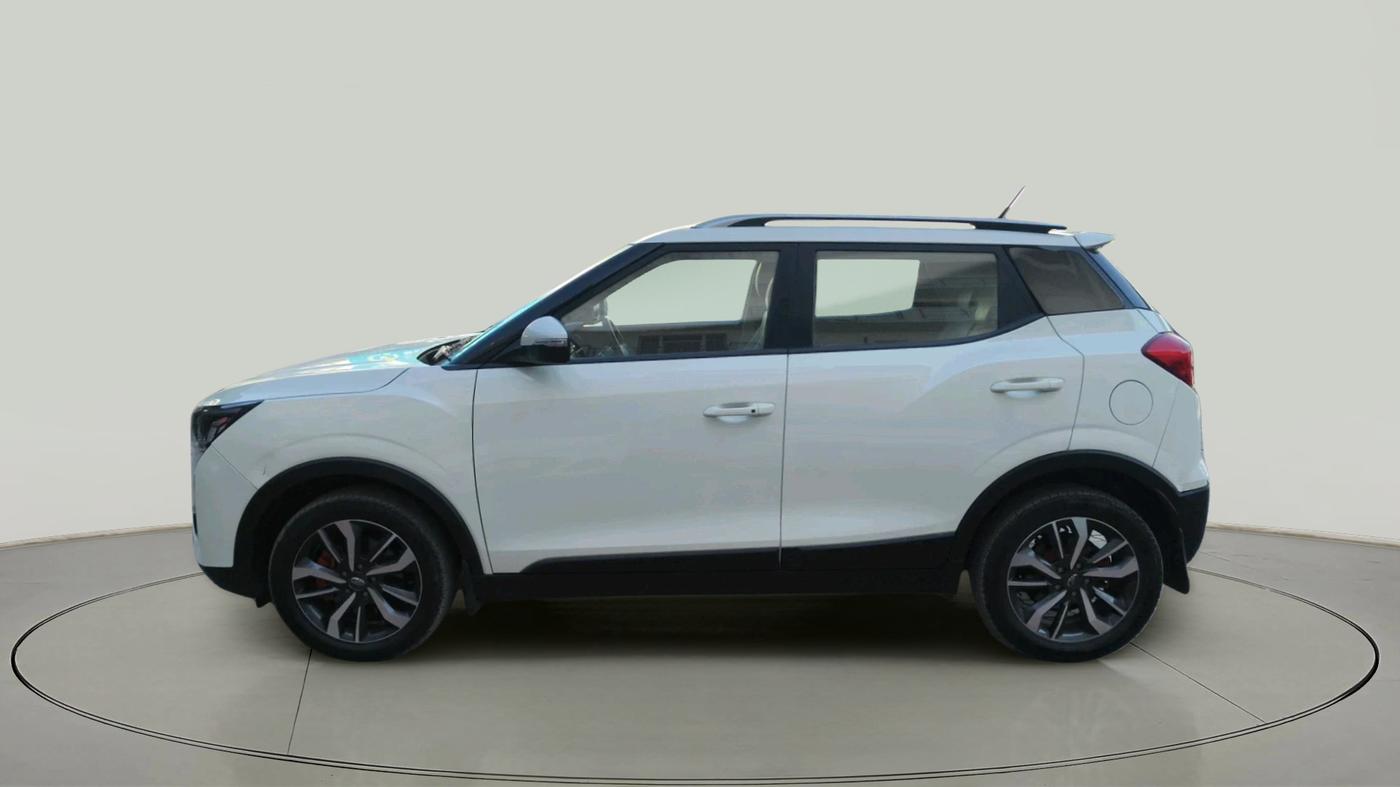 2020 Mahindra XUV300 W8 (O) 1.5 DIESEL AMT, Diesel, Automatic, 34,684 km, exterior