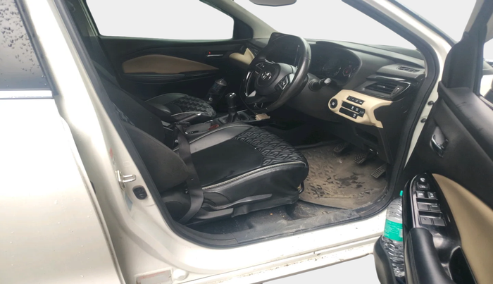 2022 Toyota Glanza V, Petrol, Manual, 35,800 km, interior