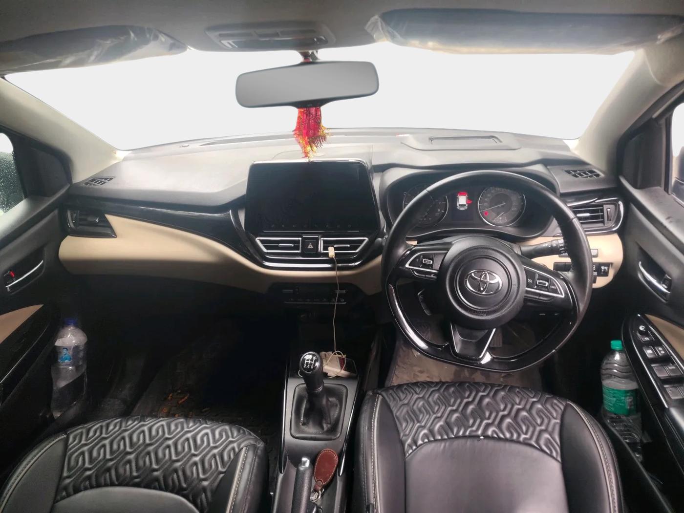 2022 Toyota Glanza V, Petrol, Manual, 35,800 km, interior