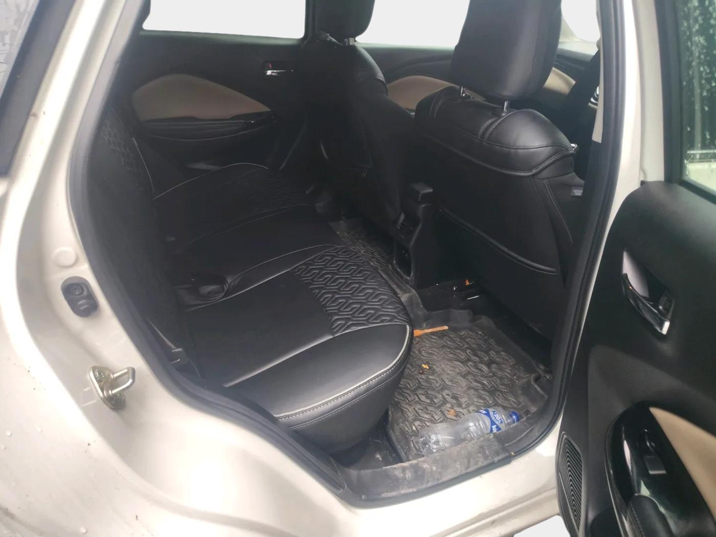 2022 Toyota Glanza V, Petrol, Manual, 35,800 km, interior