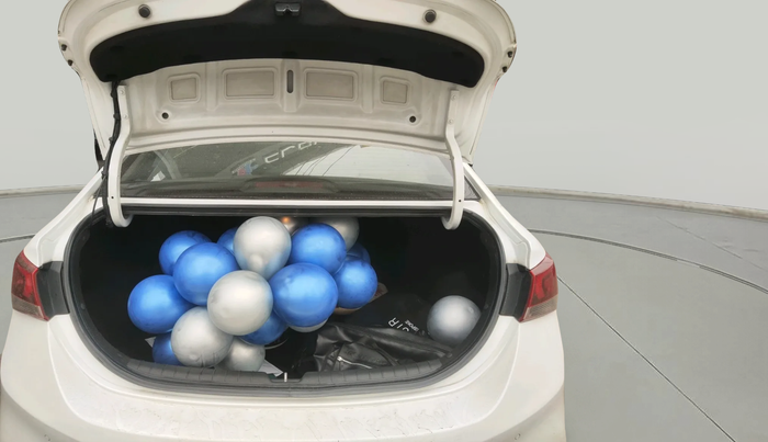 2018 Hyundai Verna 1.6 SX (O) CRDI MT, Diesel, Manual, 78,112 km, exterior