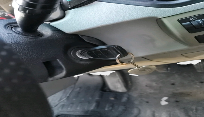 2016 Mahindra Kuv100 K8 D 6 STR, Diesel, Manual, 2,17,937 km, interior