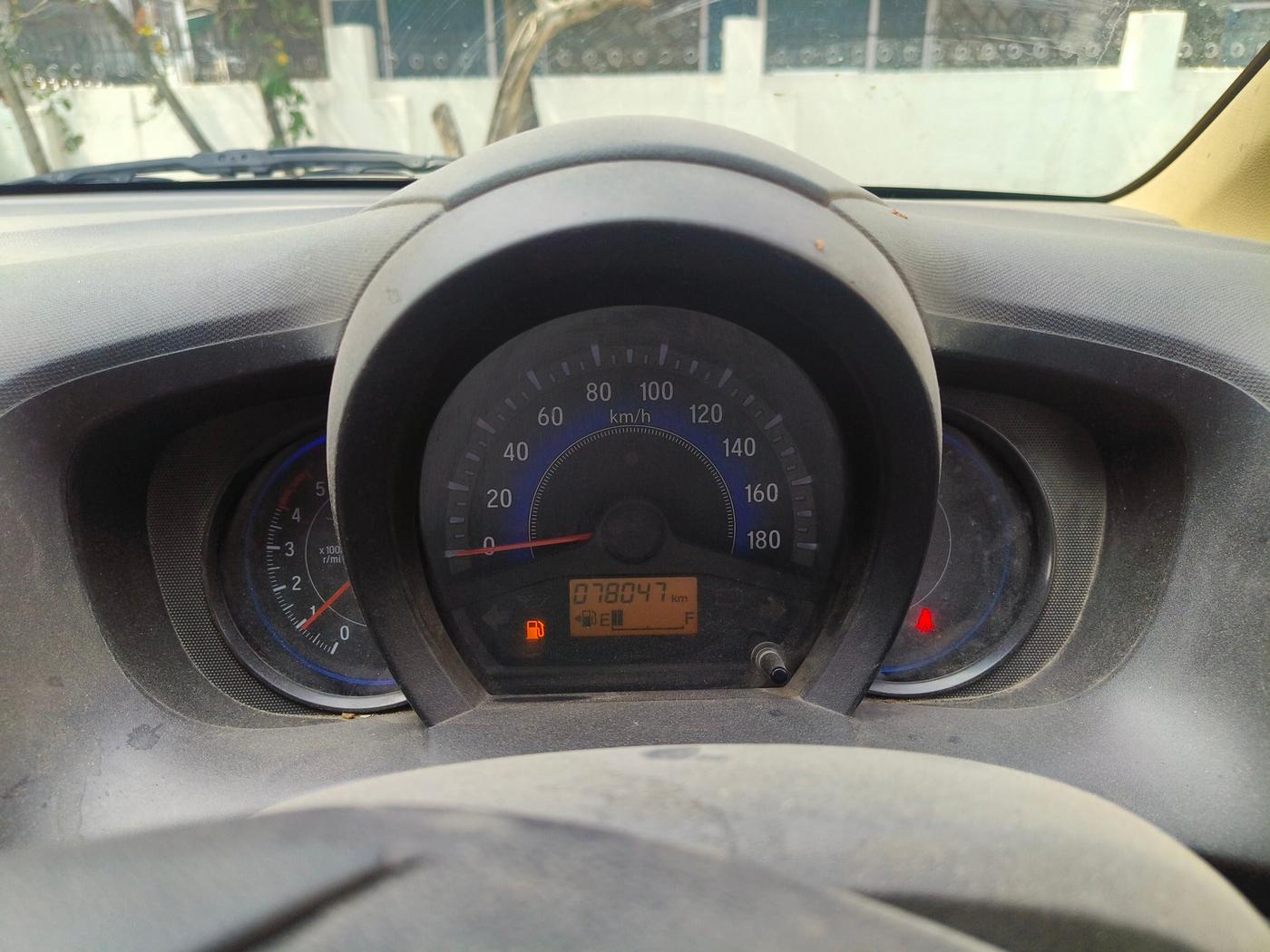 2014 Honda Mobilio 1.5L I-DTEC V, Diesel, Manual, 78,047 km, interior