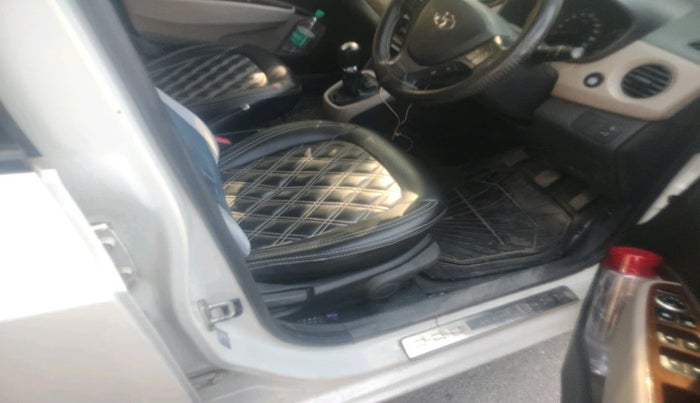 2014 Hyundai Xcent SX 1.2, Petrol, Manual, 1,15,406 km, interior