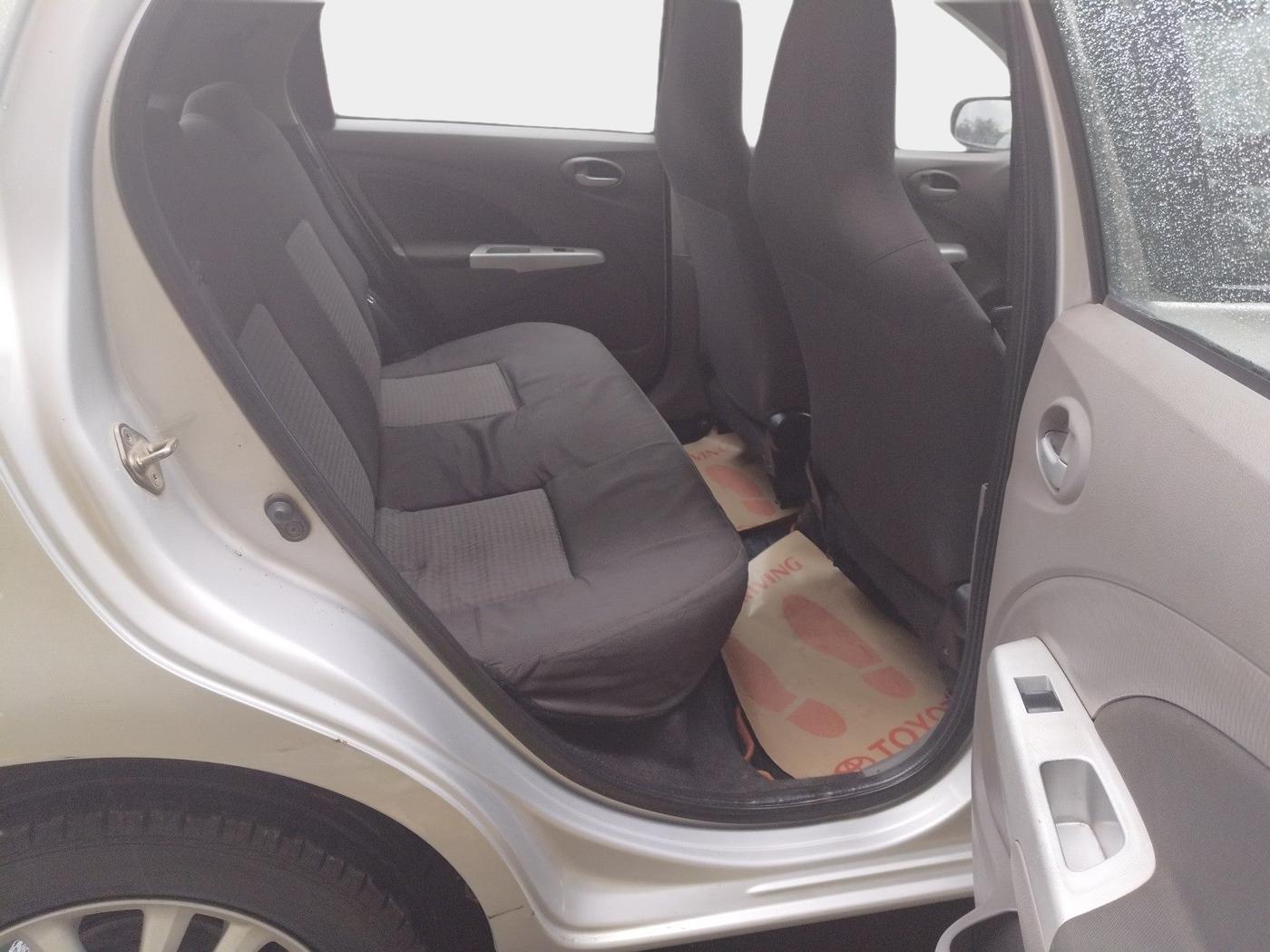 2011 Toyota Etios Liva V, Petrol, Manual, 59,205 km, interior