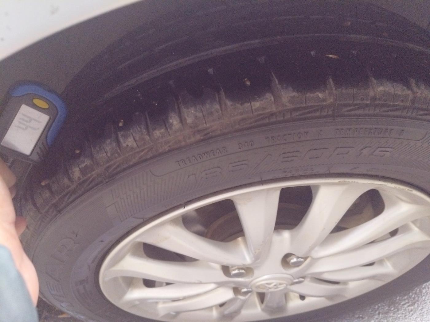 2011 Toyota Etios Liva V, Petrol, Manual, 59,205 km, tyre