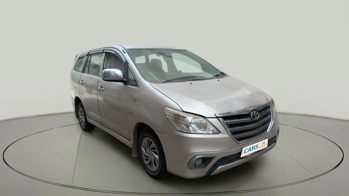 2015 Toyota Innova 2.5 GX 7 STR, Diesel, Manual, 1,21,033 km, exterior