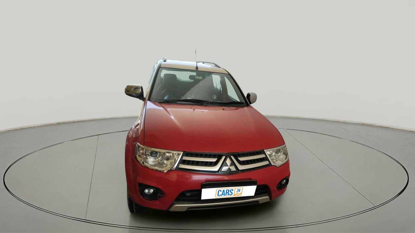 2015 Mitsubishi Pajero Sport 2.5 MT 4X4, Diesel, Manual, 1,29,727 km, exterior
