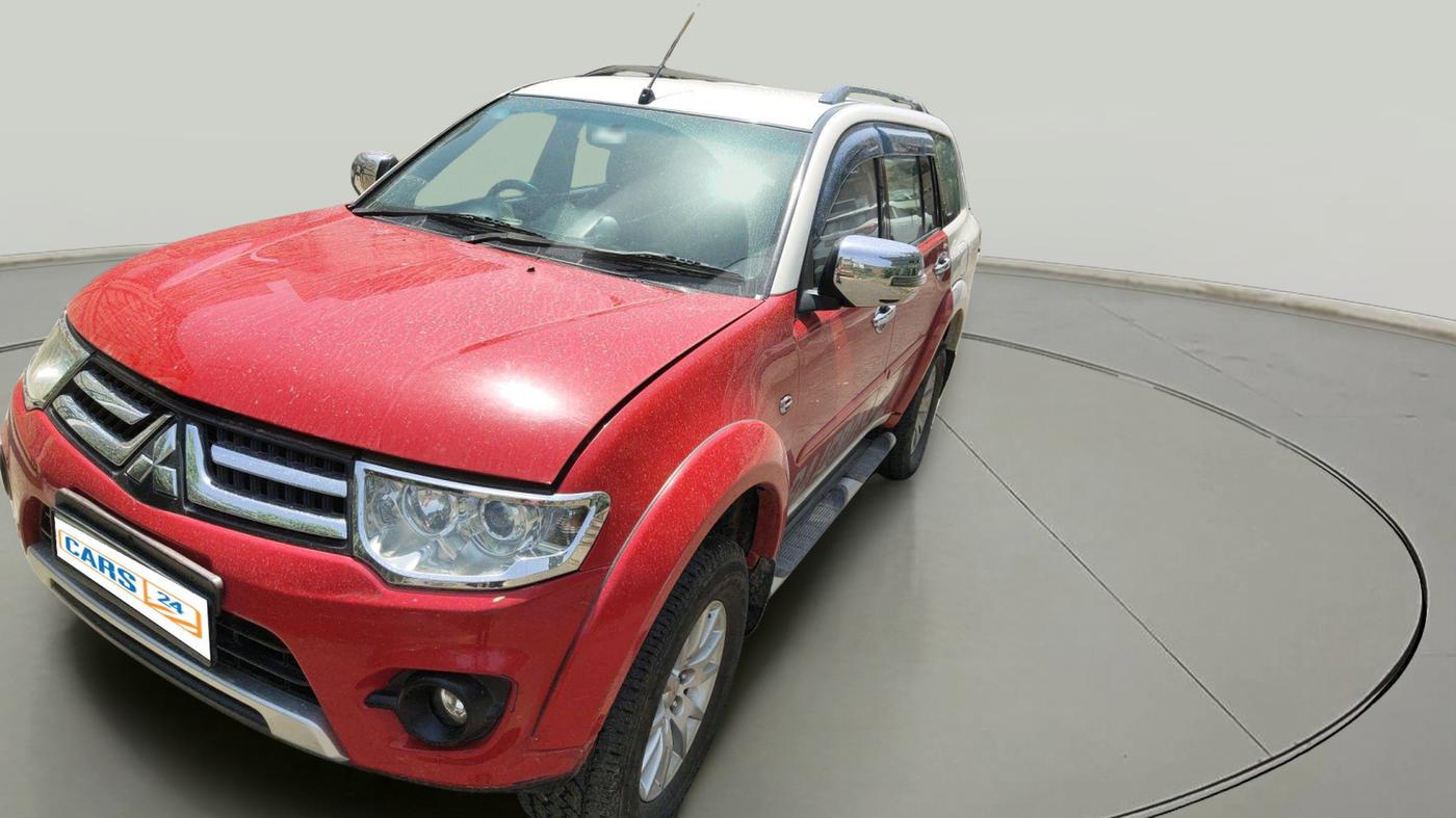 2015 Mitsubishi Pajero Sport 2.5 MT 4X4, Diesel, Manual, 1,29,727 km, exterior