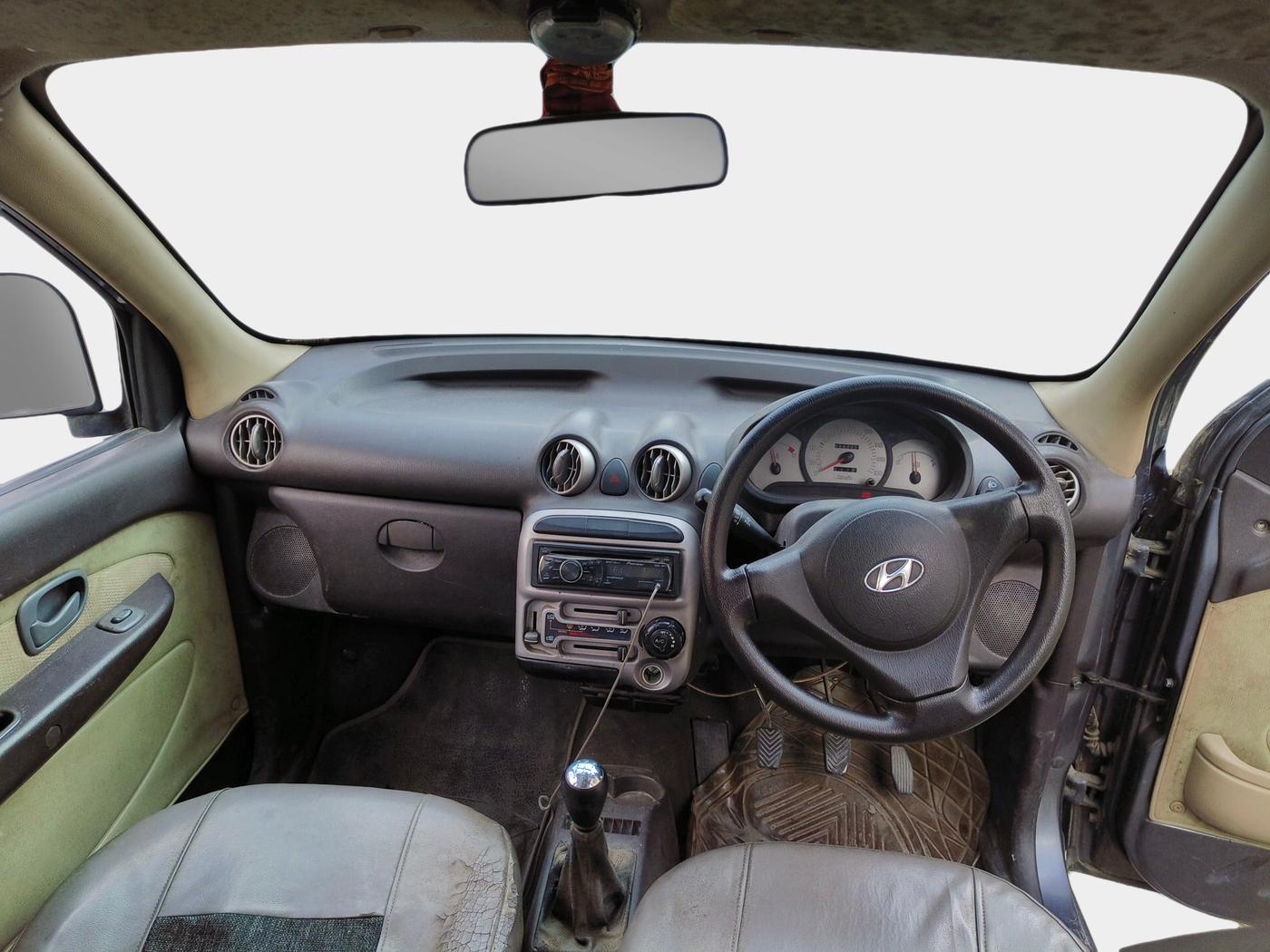 2011 Hyundai Santro Xing GL PLUS, Petrol, Manual, 5,55,000 km, interior