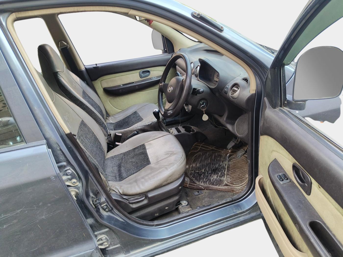 2011 Hyundai Santro Xing GL PLUS, Petrol, Manual, 5,55,000 km, interior