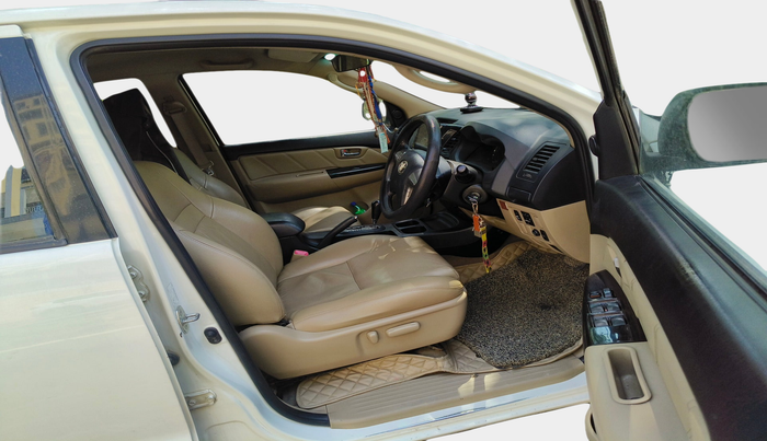 2014 Toyota Fortuner 3.0 4X2 AT, Diesel, Automatic, 91,768 km, interior