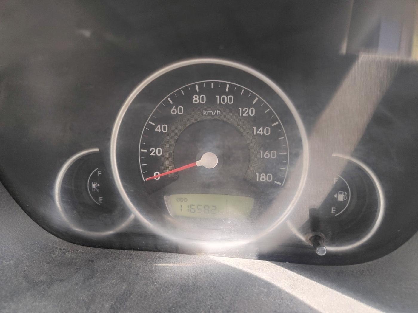 2012 Hyundai Eon MAGNA + LPG, Petrol, Manual, 1,16,582 km, interior