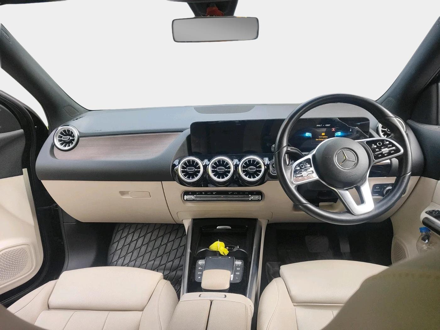 2021 Mercedes Benz GLA Class 200, Petrol, Automatic, 43,010 km, interior