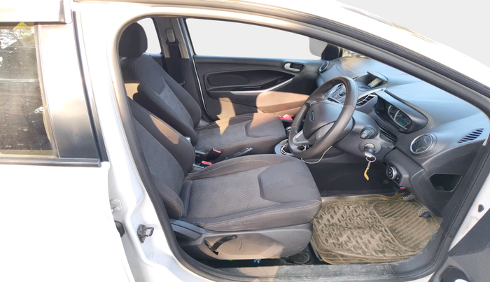 2016 Ford New Figo TITANIUM PLUS 1.2 PETROL, Petrol, Manual, 98,503 km, interior