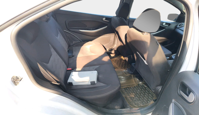 2016 Ford New Figo TITANIUM PLUS 1.2 PETROL, Petrol, Manual, 98,503 km, interior