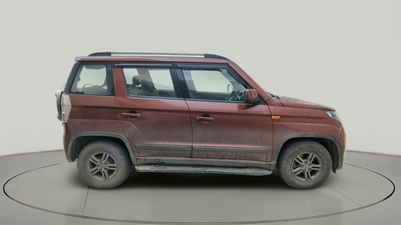 2020 Mahindra TUV300 T10, Diesel, Manual, 92,500 km, exterior