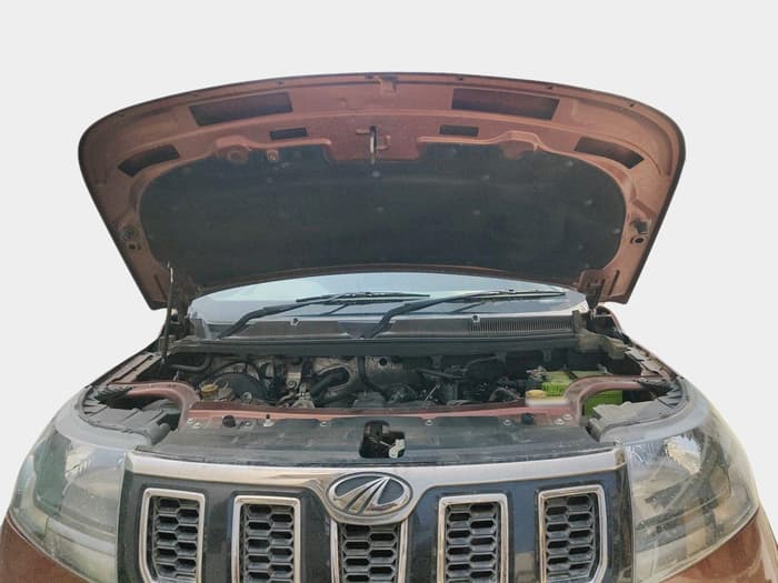 2020 Mahindra TUV300 T10, Diesel, Manual, 92,500 km, exterior