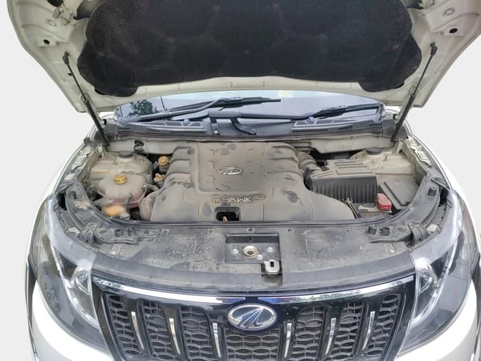 2016 Mahindra XUV500 W10, Diesel, Manual, 49,782 km, exterior
